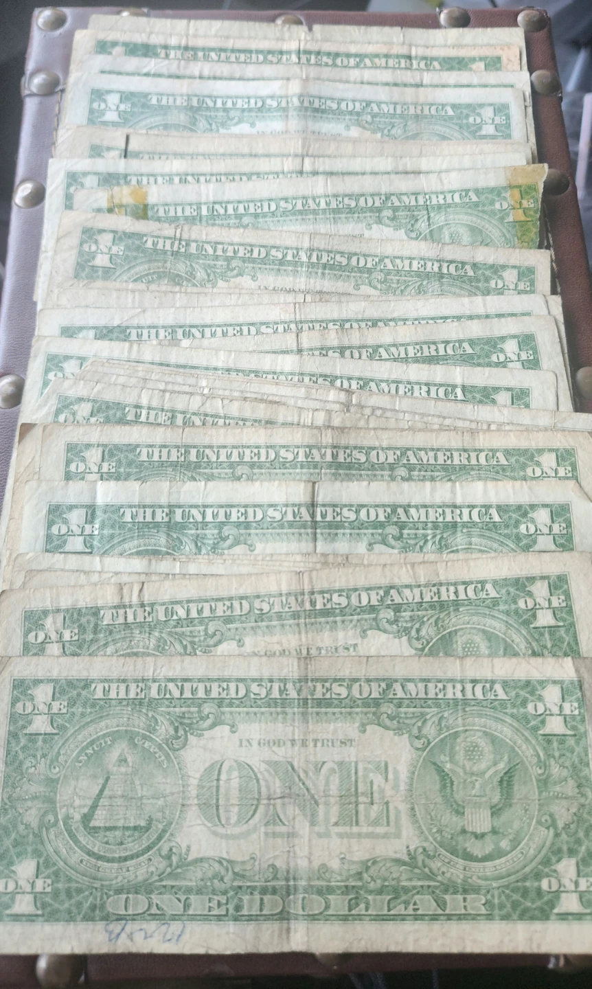 50 $1 well circulated silver certificates - photo 2
