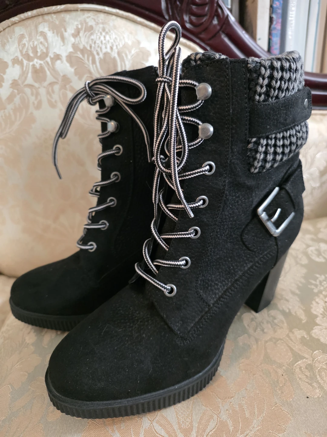 Black Lace-Up Heeled Boots with Knit Collar