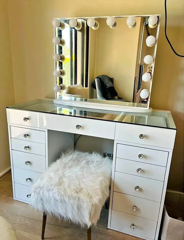 White Vanity Makeup Table with Lights and Stool - photo 4