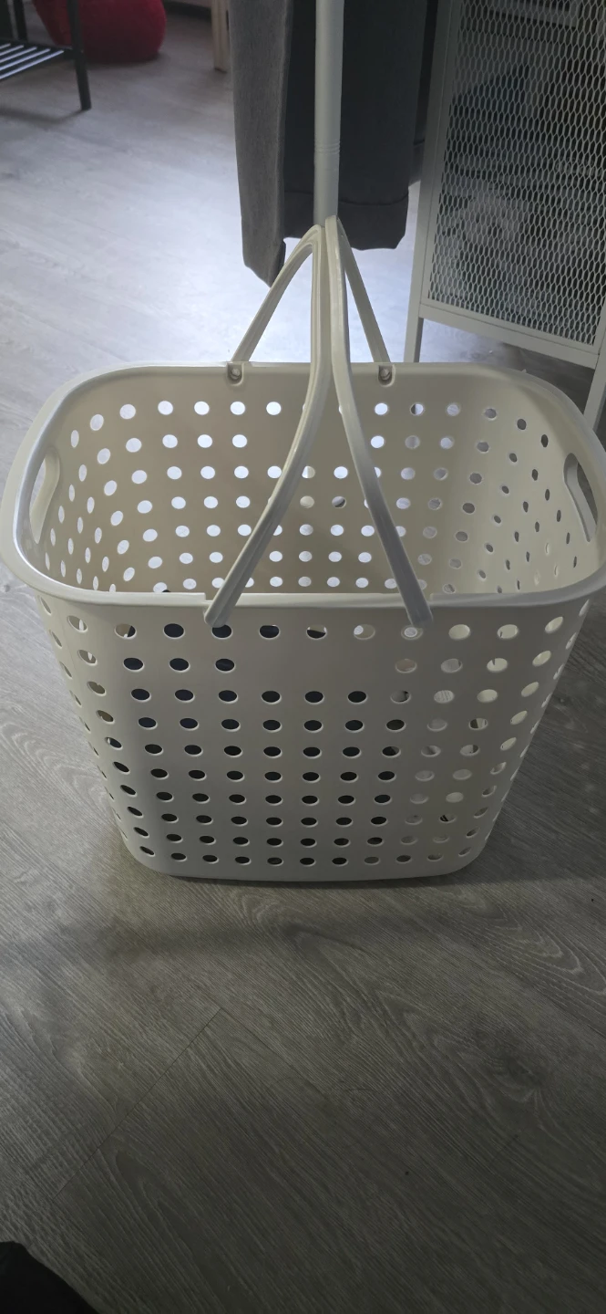 White Plastic Laundry Basket - photo 2