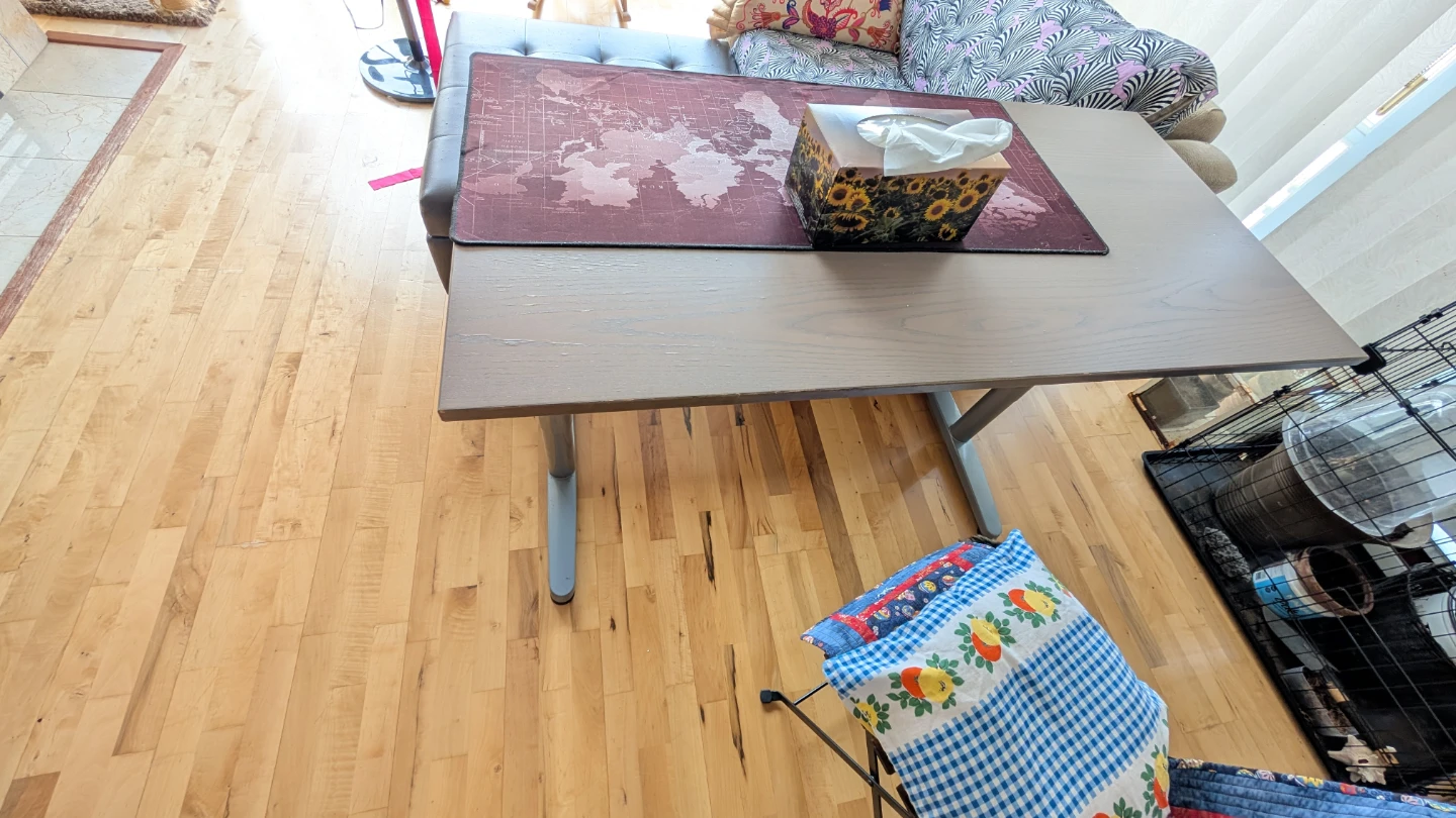 Adjustible sitting to standing desk - photo 3