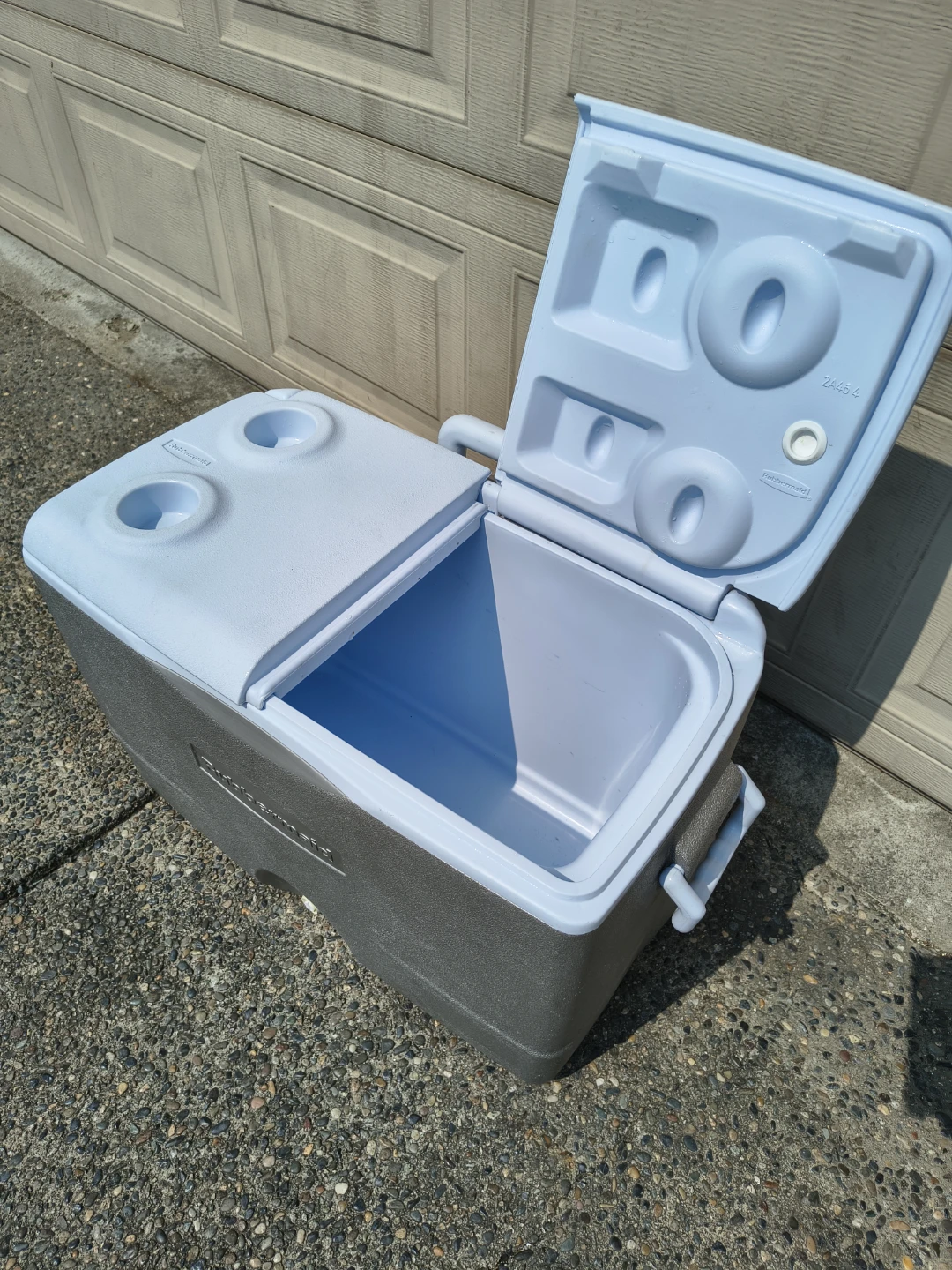 60Qt Wheeled Cooler with Extras - photo 3