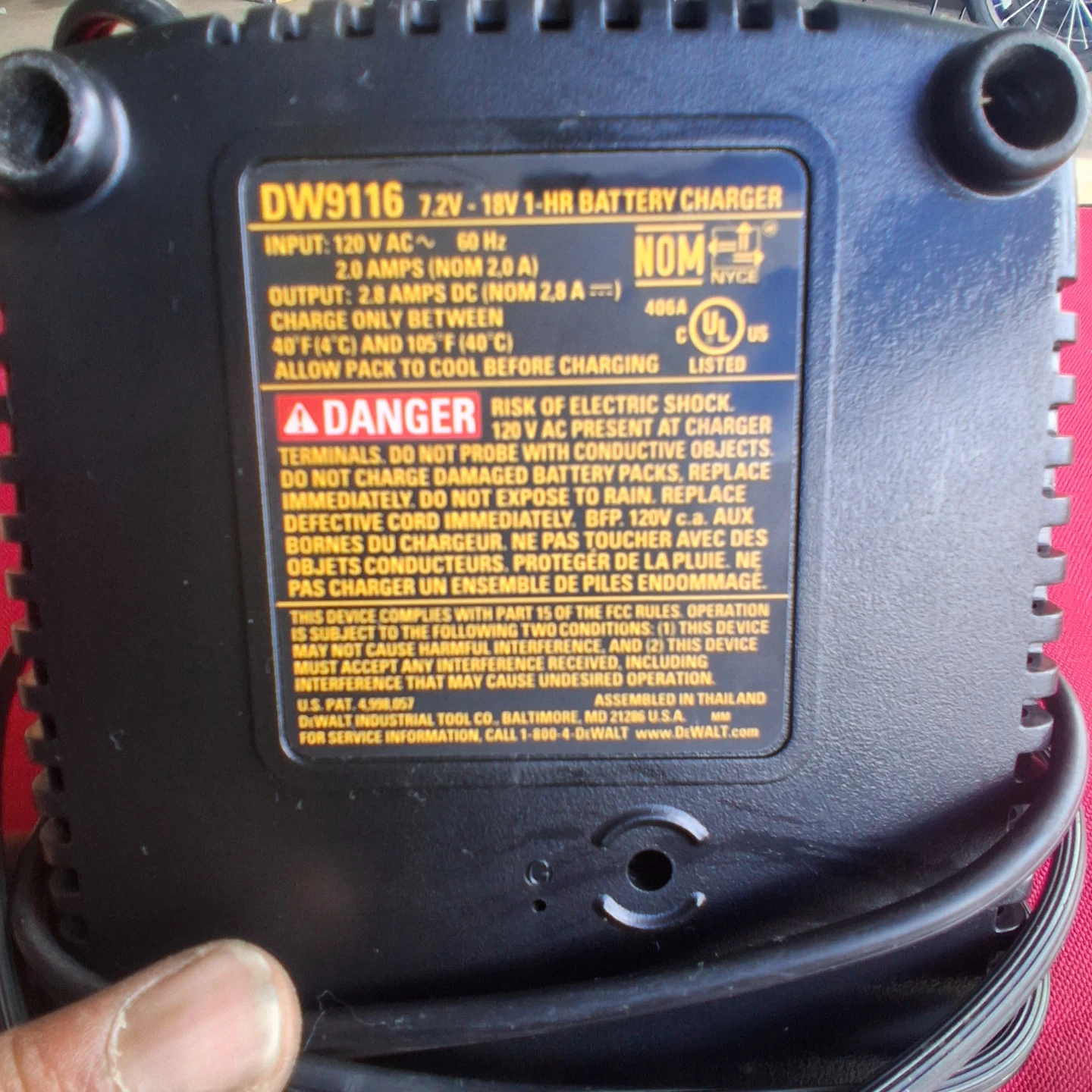 DeWalt DW9116 7.2V-18V 1-Hour NiCd Charger - photo 3