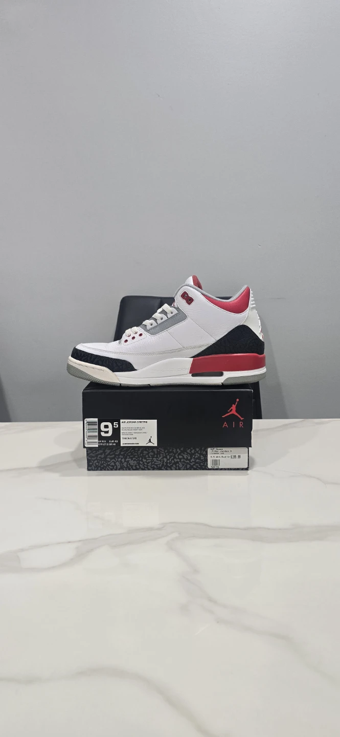 Air Jordan 3 Fire Red size 9.5 - photo 3