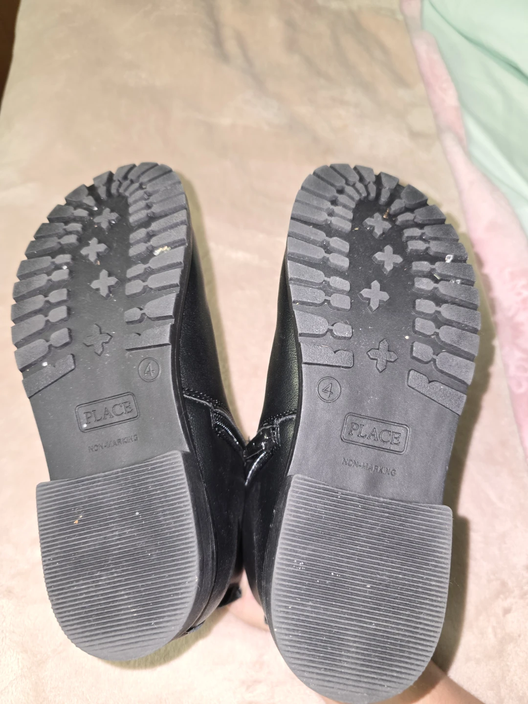 Black "The Children's Place" Boots Size 4 - photo 4