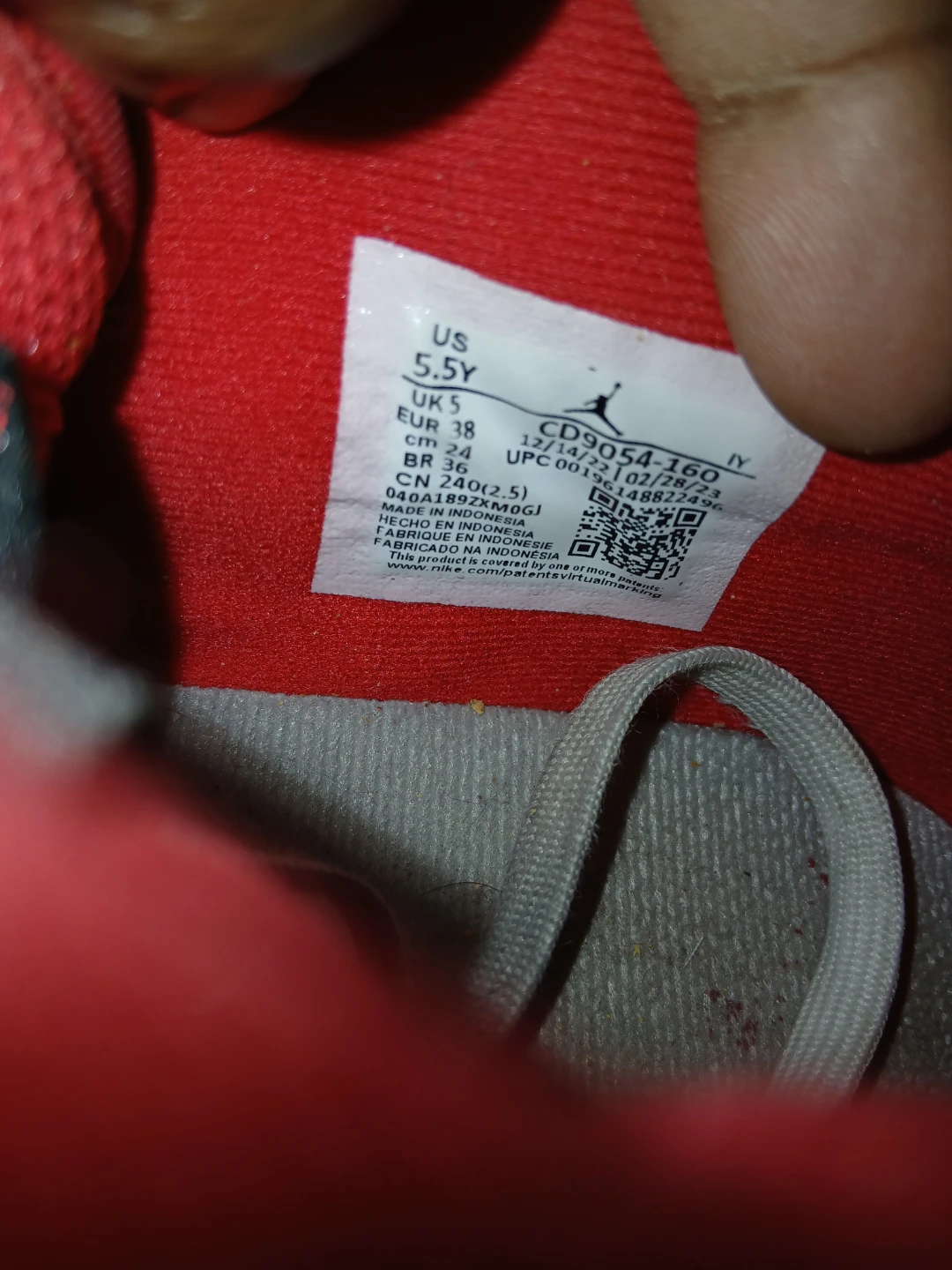 Jordan Air Sneakers - White/Red/Black - Size 5.5Y - photo 4