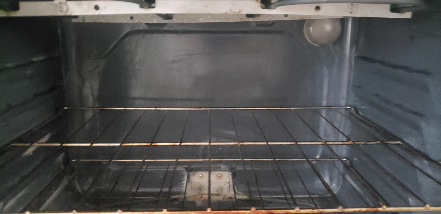 AMANA Electric Coil Top Range with Oven - photo 2