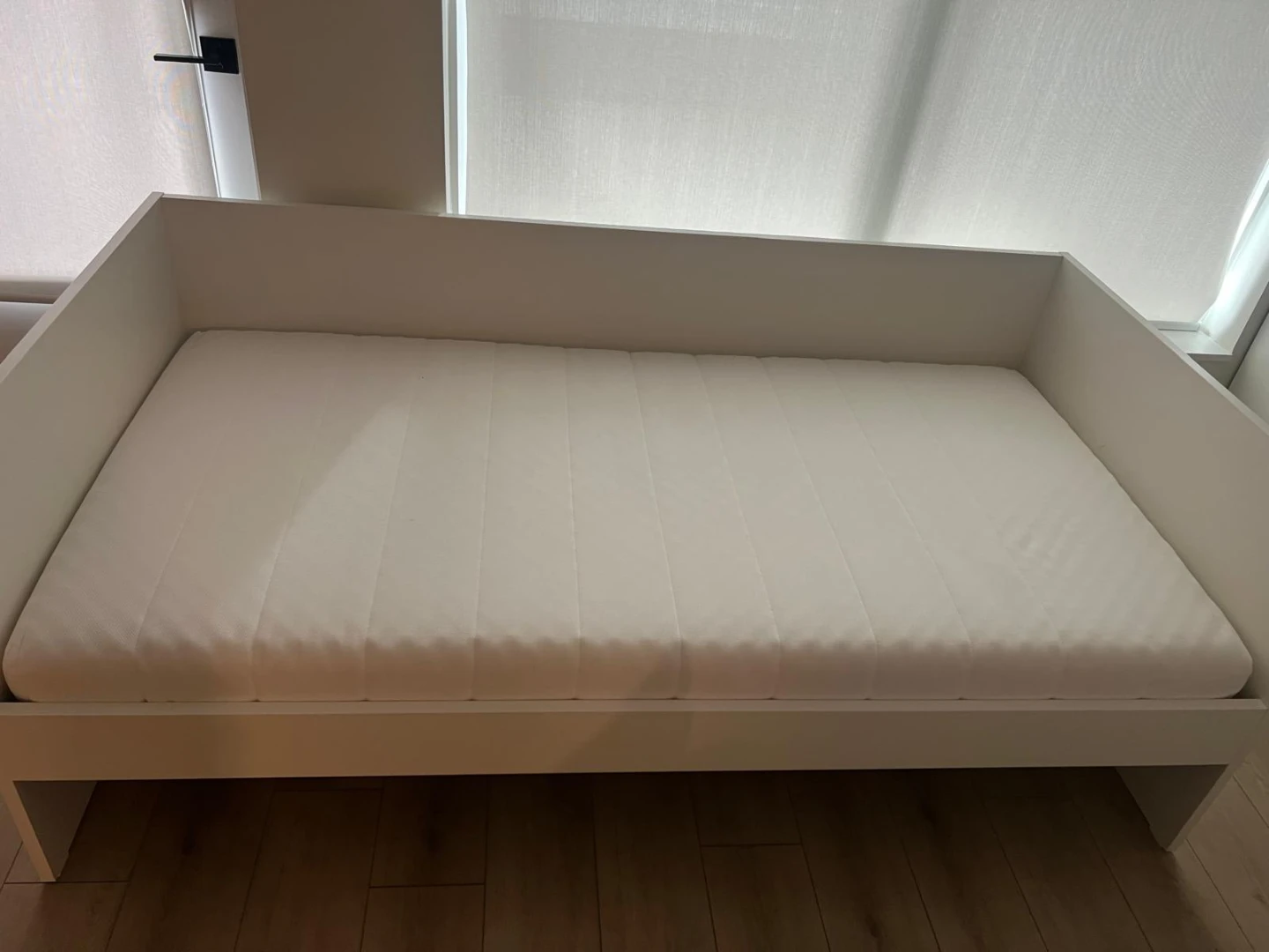White ikea bed frame - photo 2