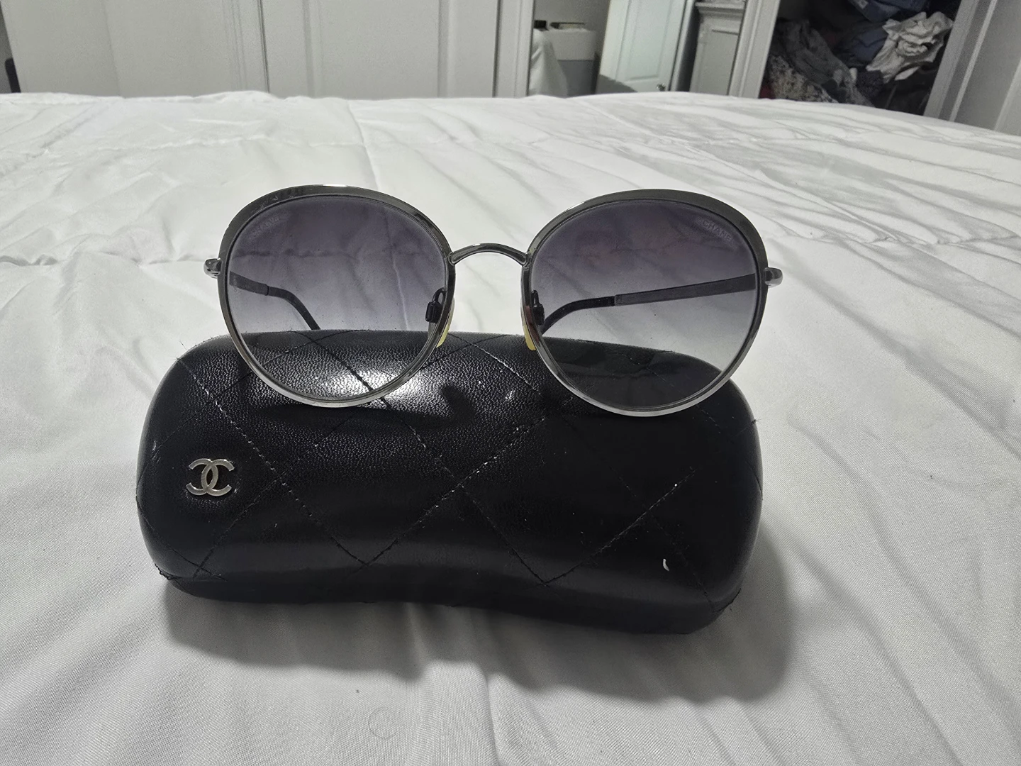 Chanel Round Sunglasses with Case and Pouch - photo 4