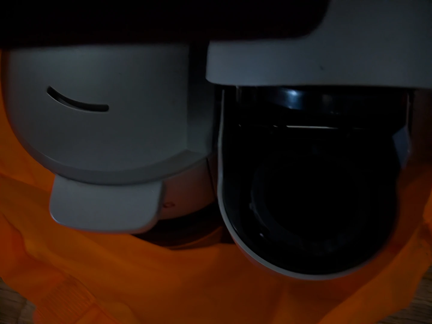 Keurig Coffee Maker - Pod or Carafe - photo 2