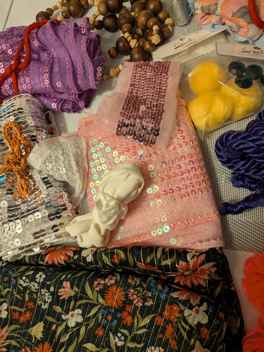 Assorted vtg salvaged Crafting and Sewing Supplies Bundle - photo 4