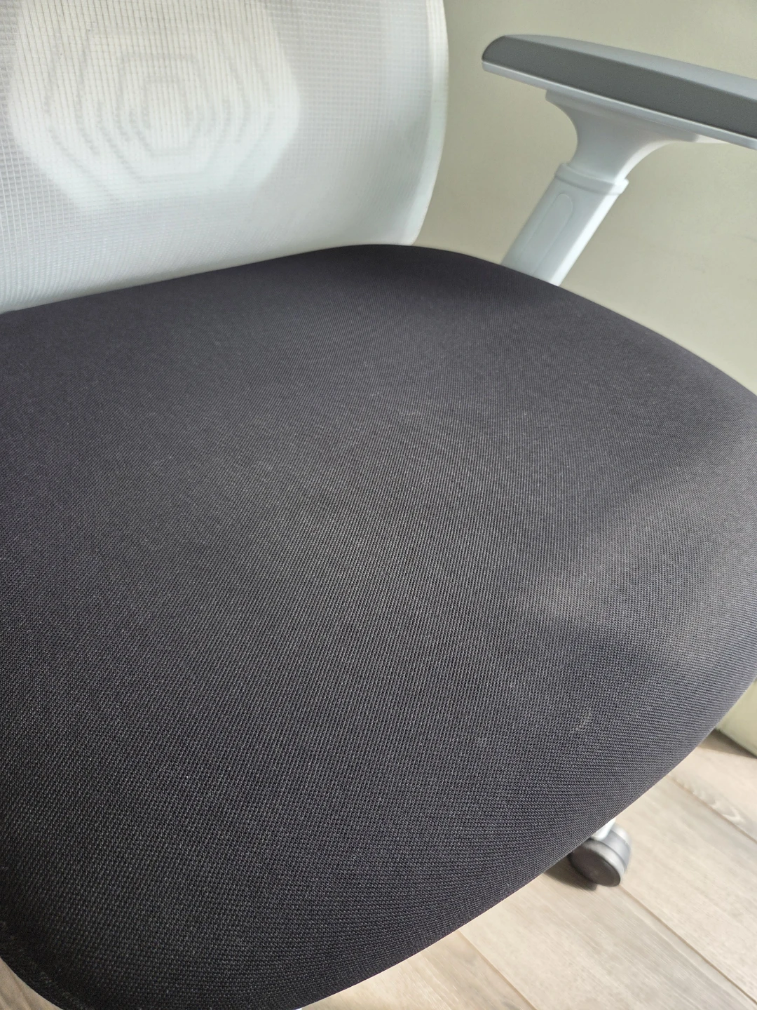 Mesh Office Chair – Adjustable & Comfortable - photo 5