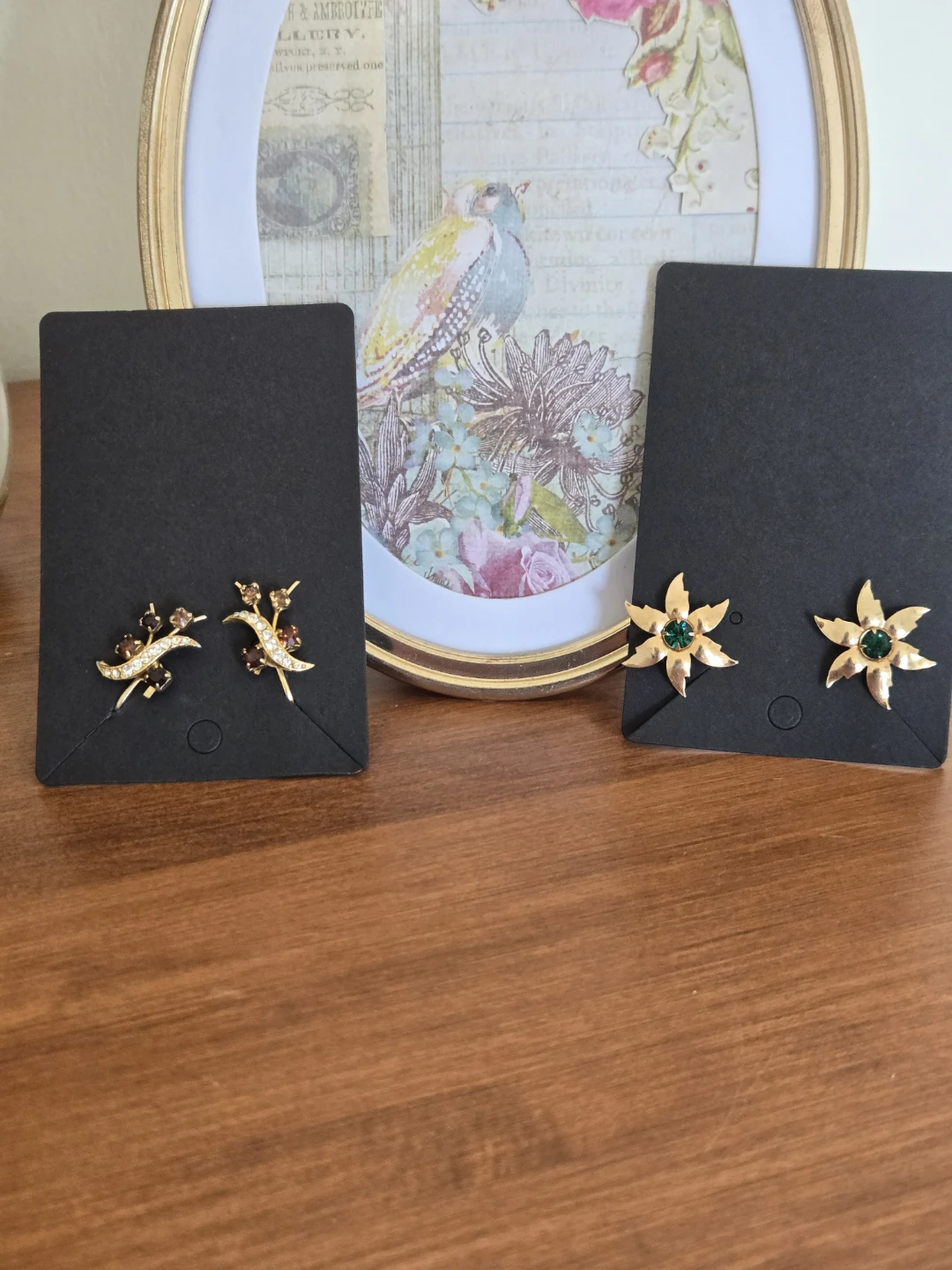 Vintage Gold Tone Flower and Swirl Screw-Back Earrings