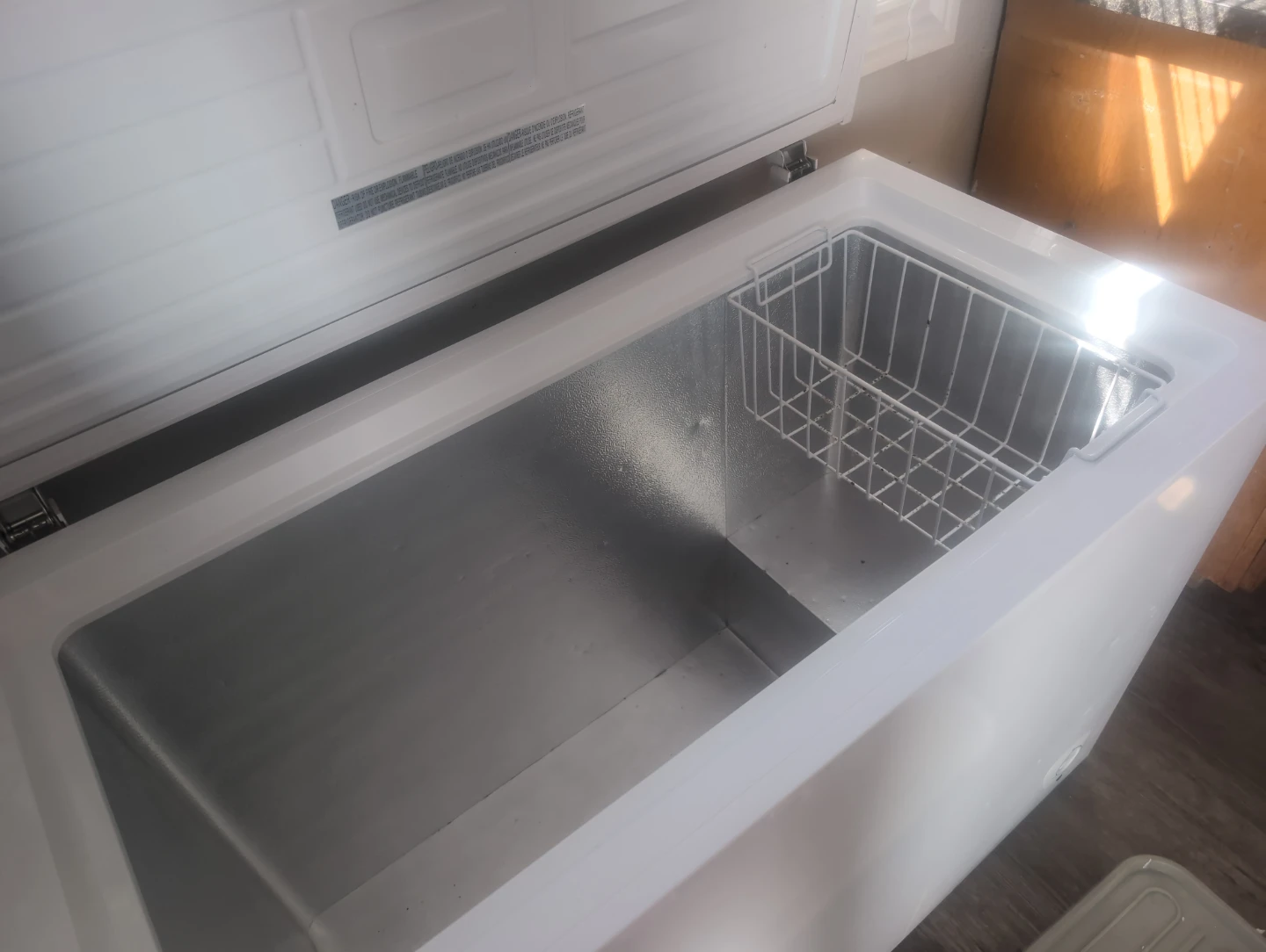 White Chest Freezer - photo 2
