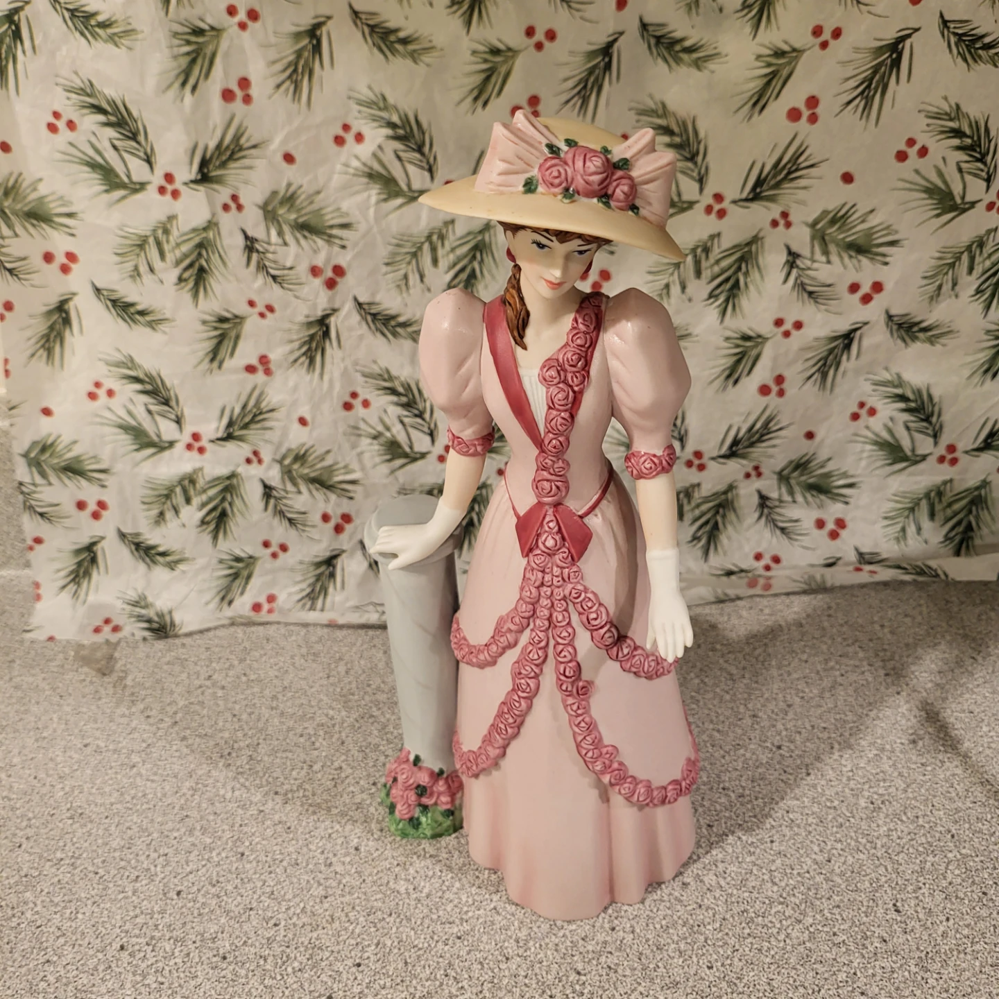 Victorian Lady Figurine - photo 2