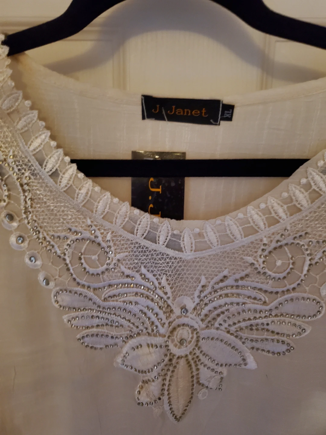 Cream Boutique Blouse...New - photo 3