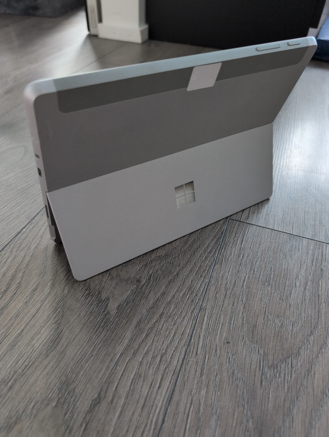 Microsoft Surface Go (working) - photo 2
