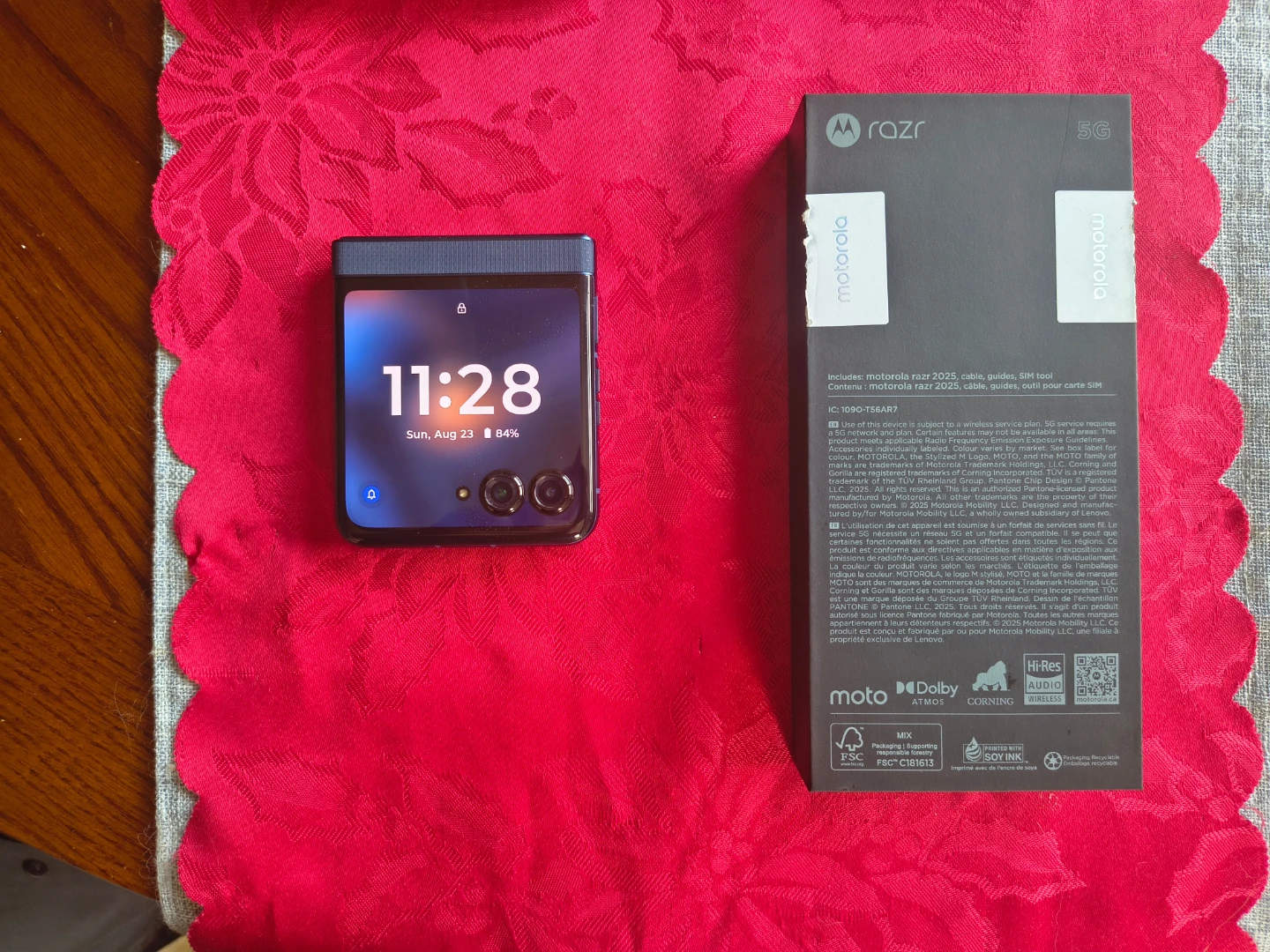 Cell phone Motorola RAZR 2025 - photo 3