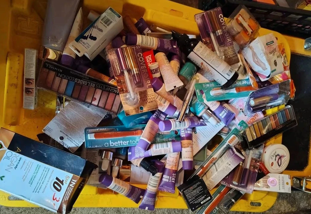 Mixed Makeup Lot - CoverGirl, Rimmel, Dove, Stay Matte - photo 2