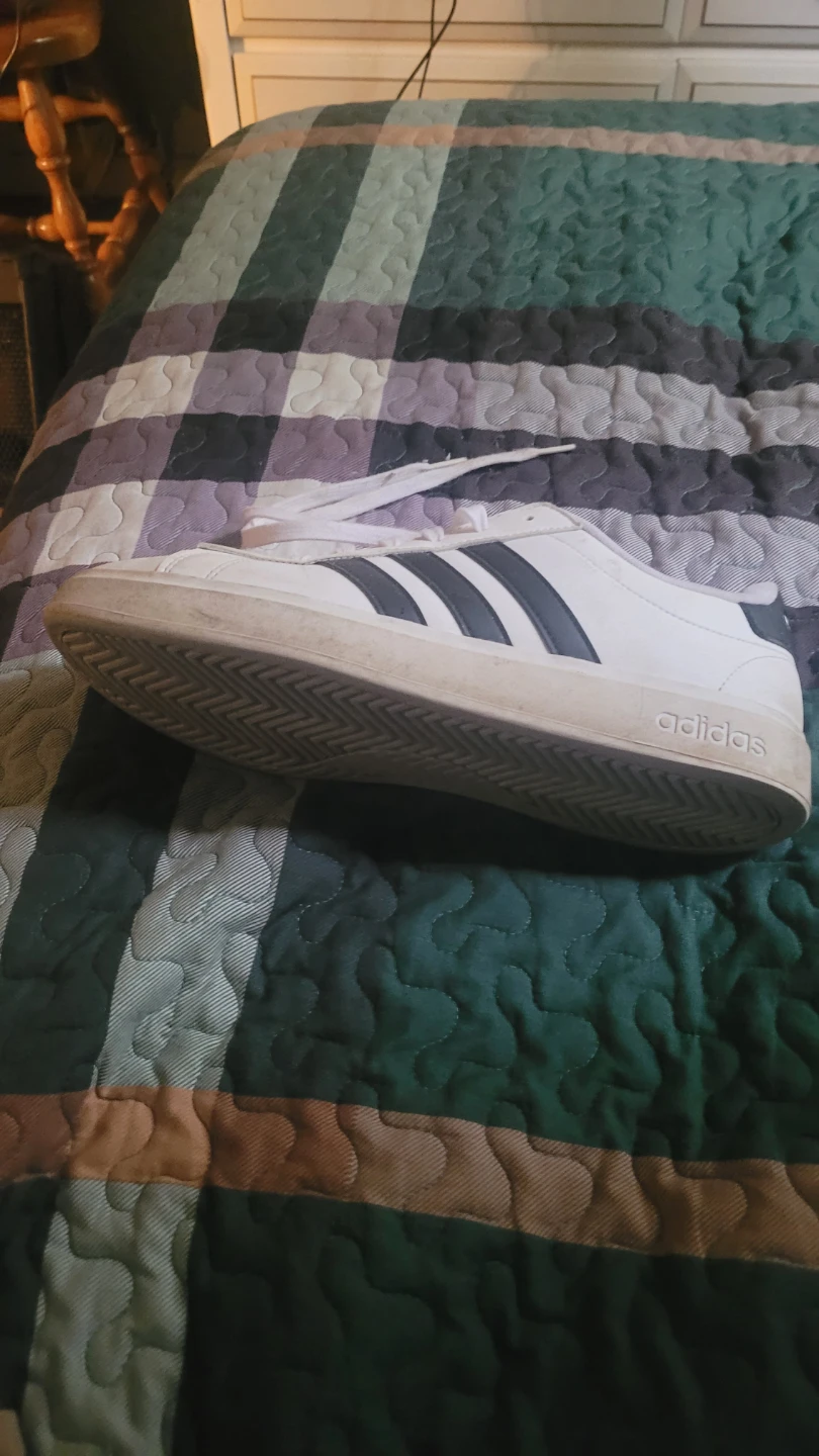 Adidas shoes size 9.5 - photo 2