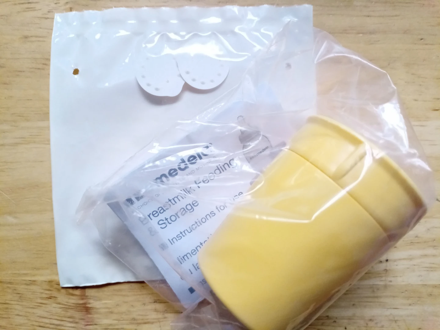 Medela new pump membranes, lid/cap & other used accessories