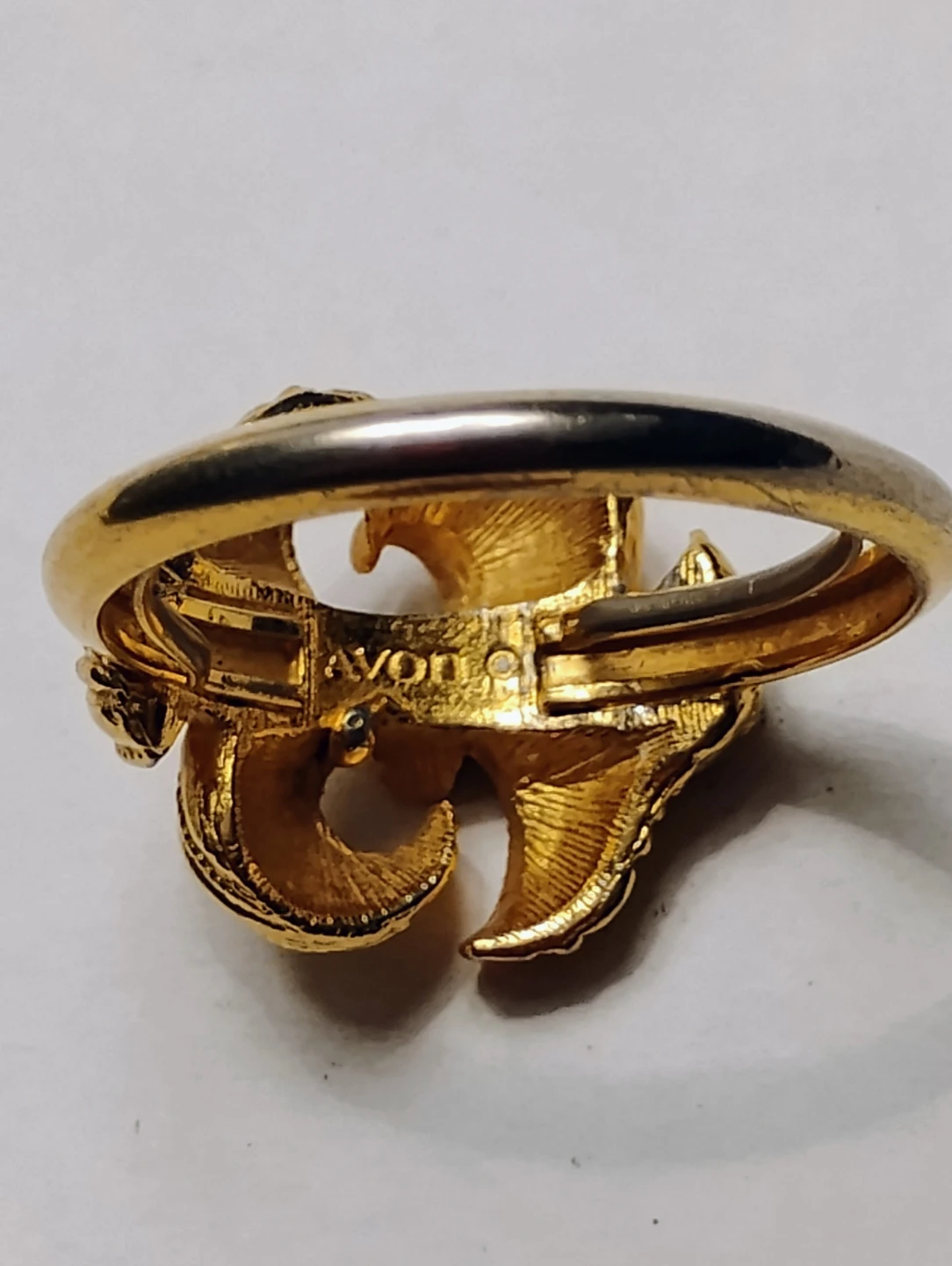 AVON VINTAGE RING (GOLD TONE RIBBON) - photo 2