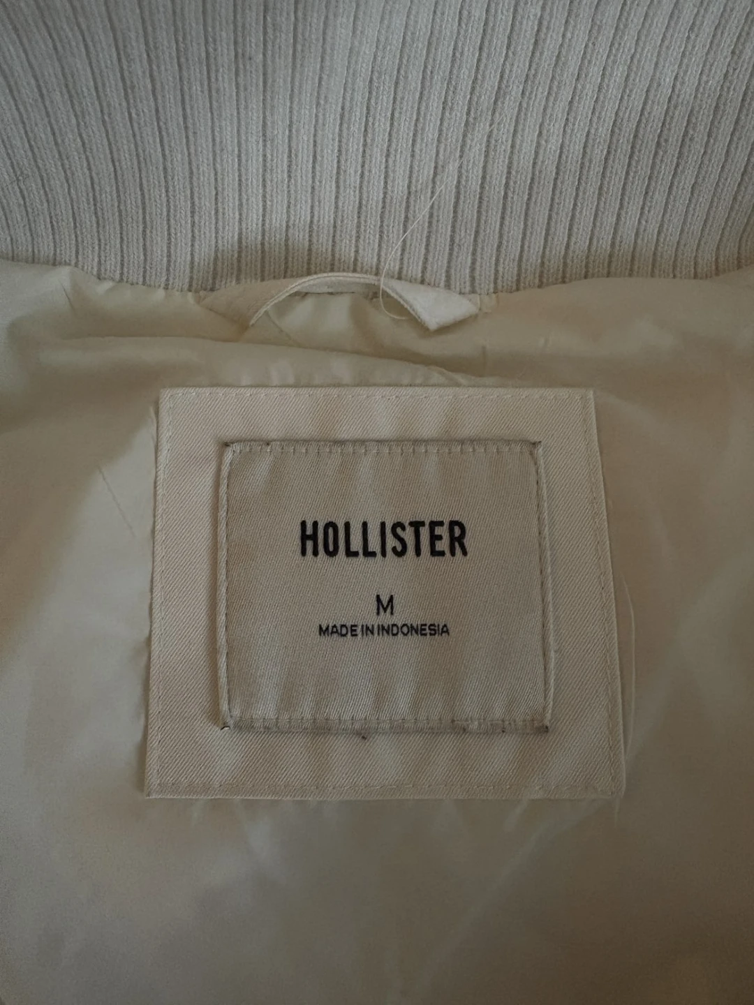 White Hollister Puffer Jacket with Fur Hood - photo 2