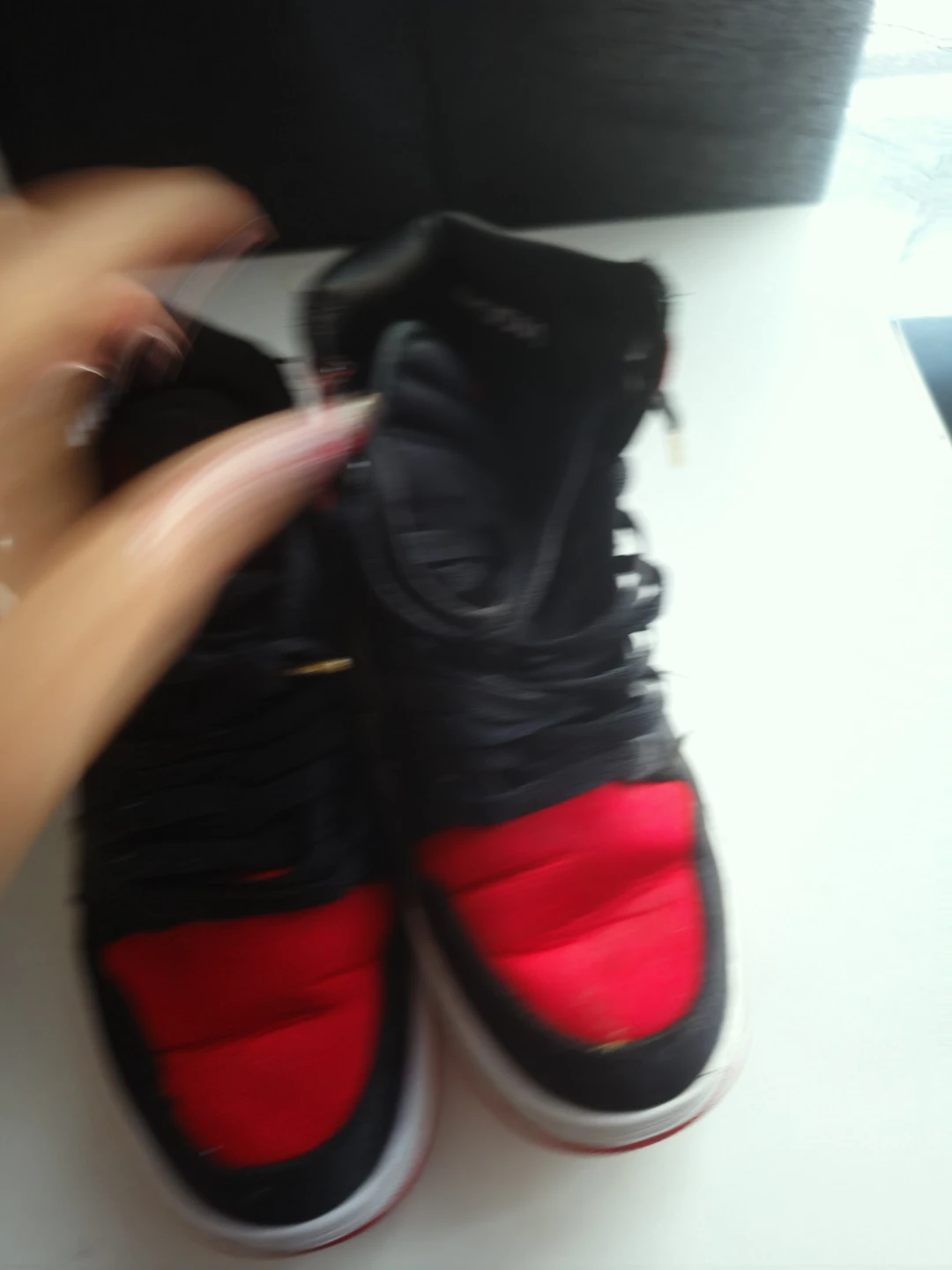 Air Jordan 1 High OG Red/Black Sneakers - photo 2