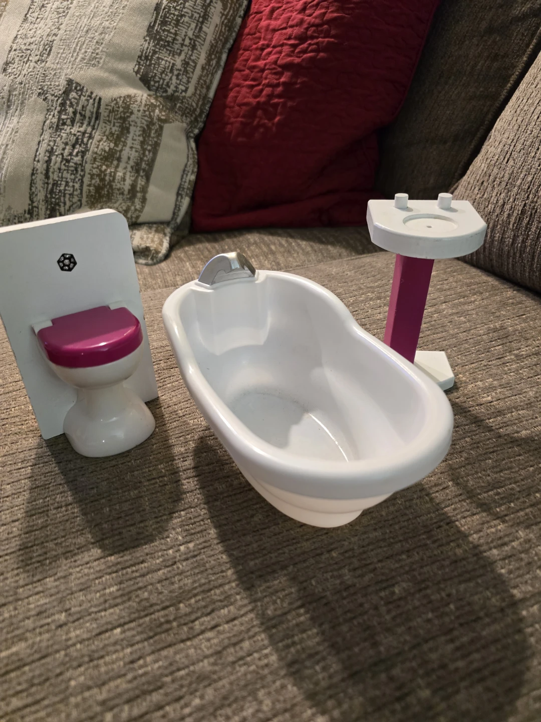 Dollhouse Bathroom Set - Bathtub, Toilet, Sink