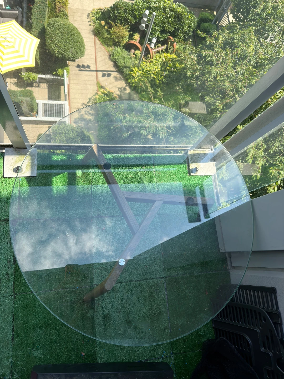 Round Glass Top Coffee Table - photo 3