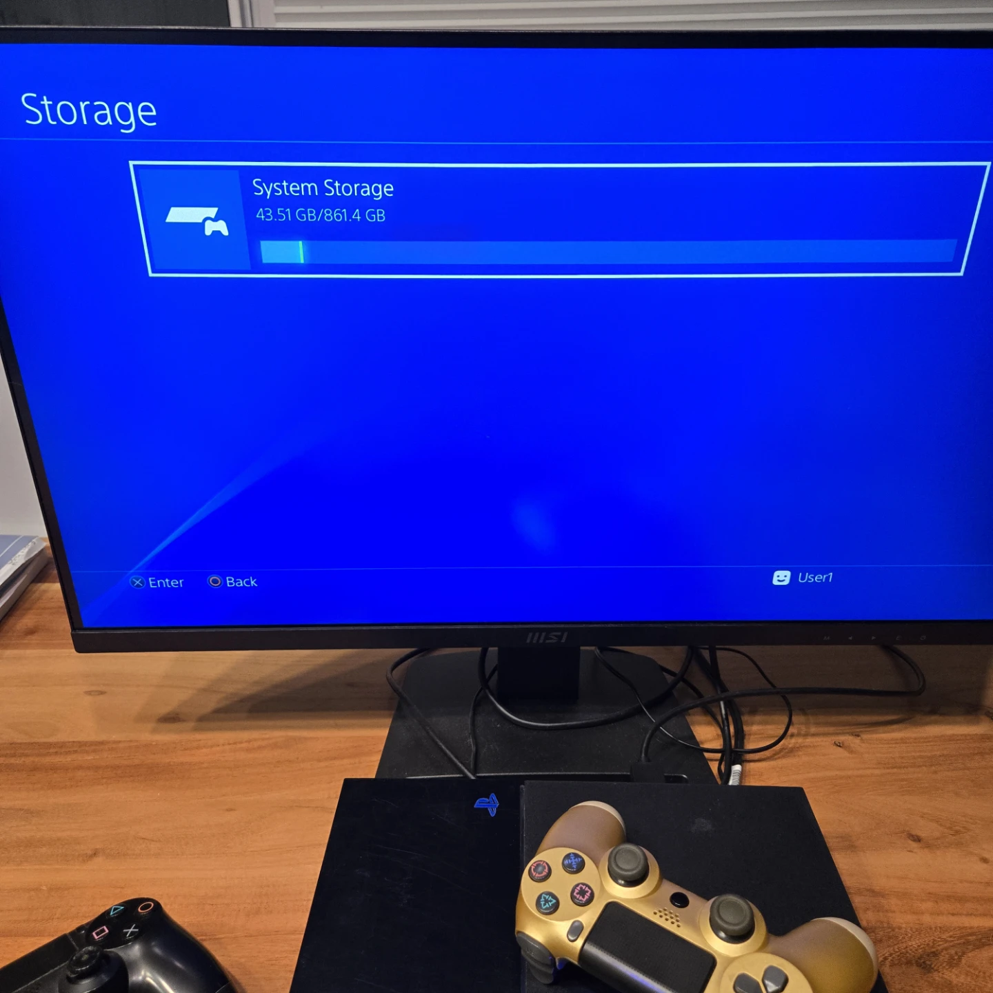 9.51 software. 1TB PS4. 3 controllers, cables. - photo 5