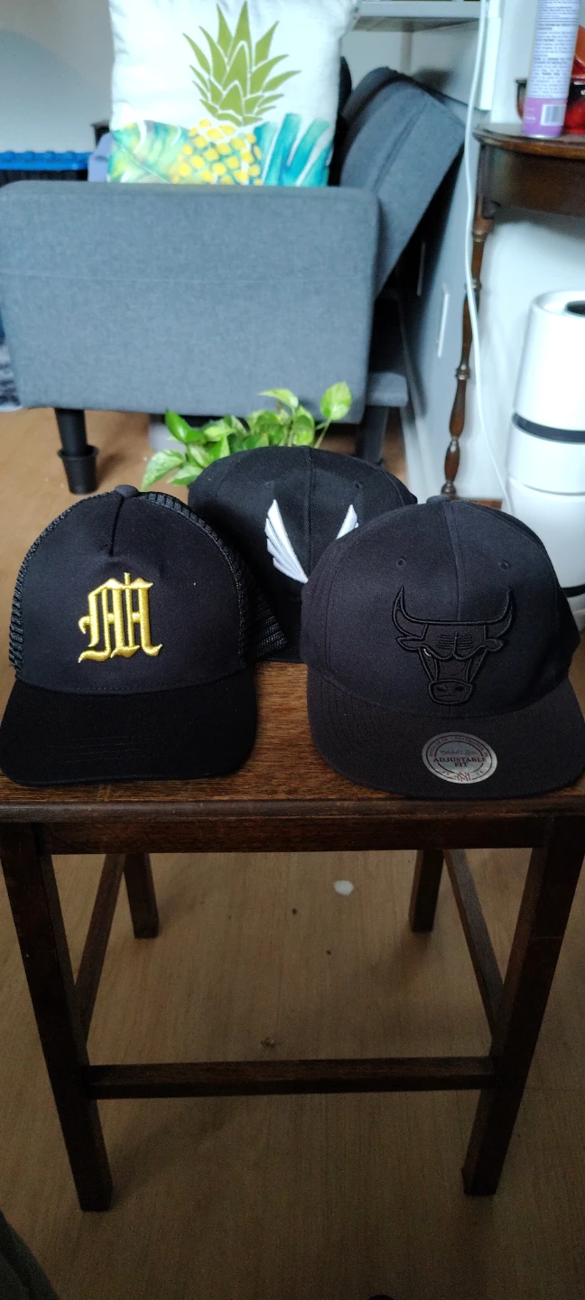 Mitchell & Ness Chicago Bulls Snapback Hat - photo 2