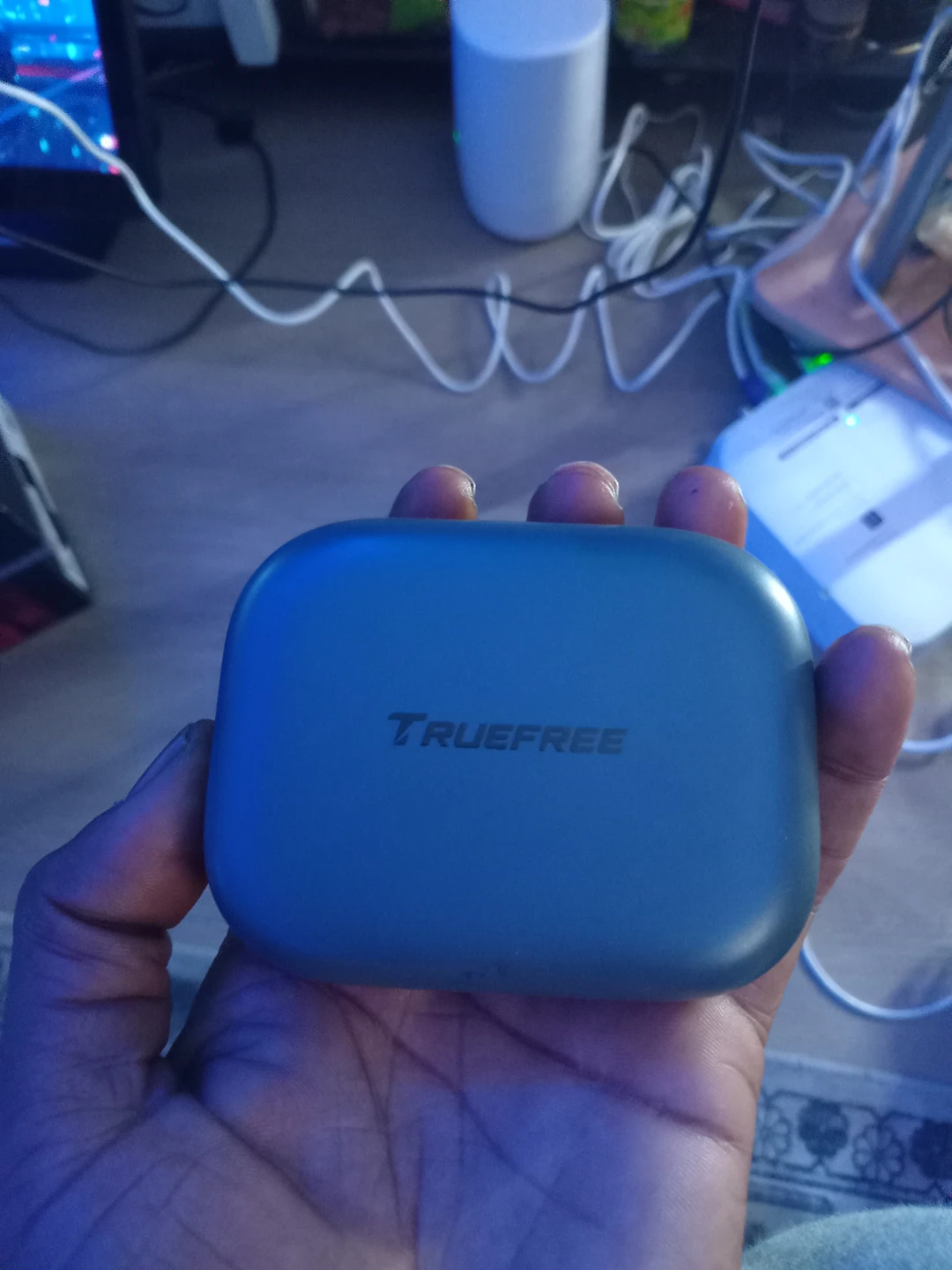 Wireless earbuds