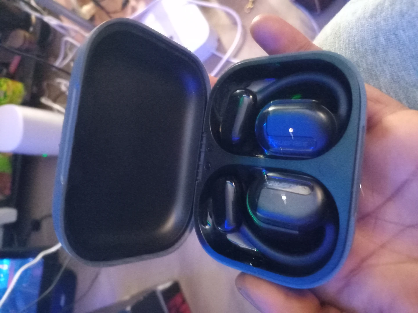 Wireless earbuds - photo 3