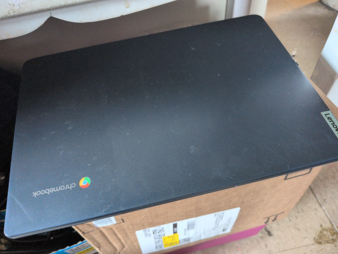 Lenovo Chromebook Laptop - photo 3