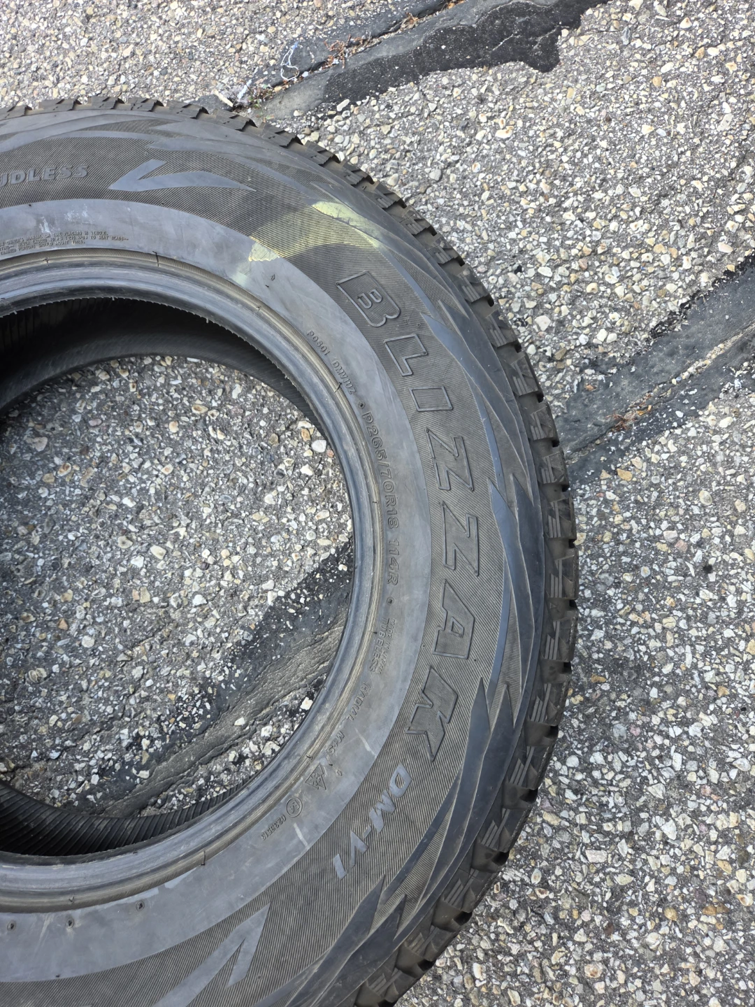 2 tire Bridgestone Blizzak Winter  - P265/70R18 - photo 3