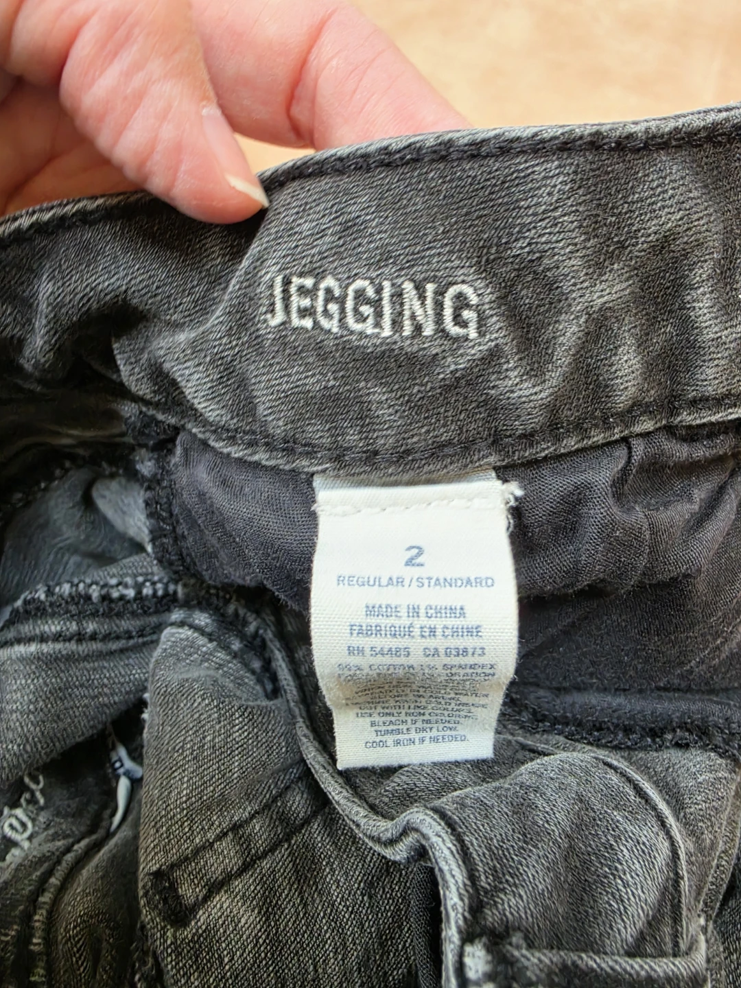 American Eagle Grey Ripped Jeggings Size 2 - photo 4