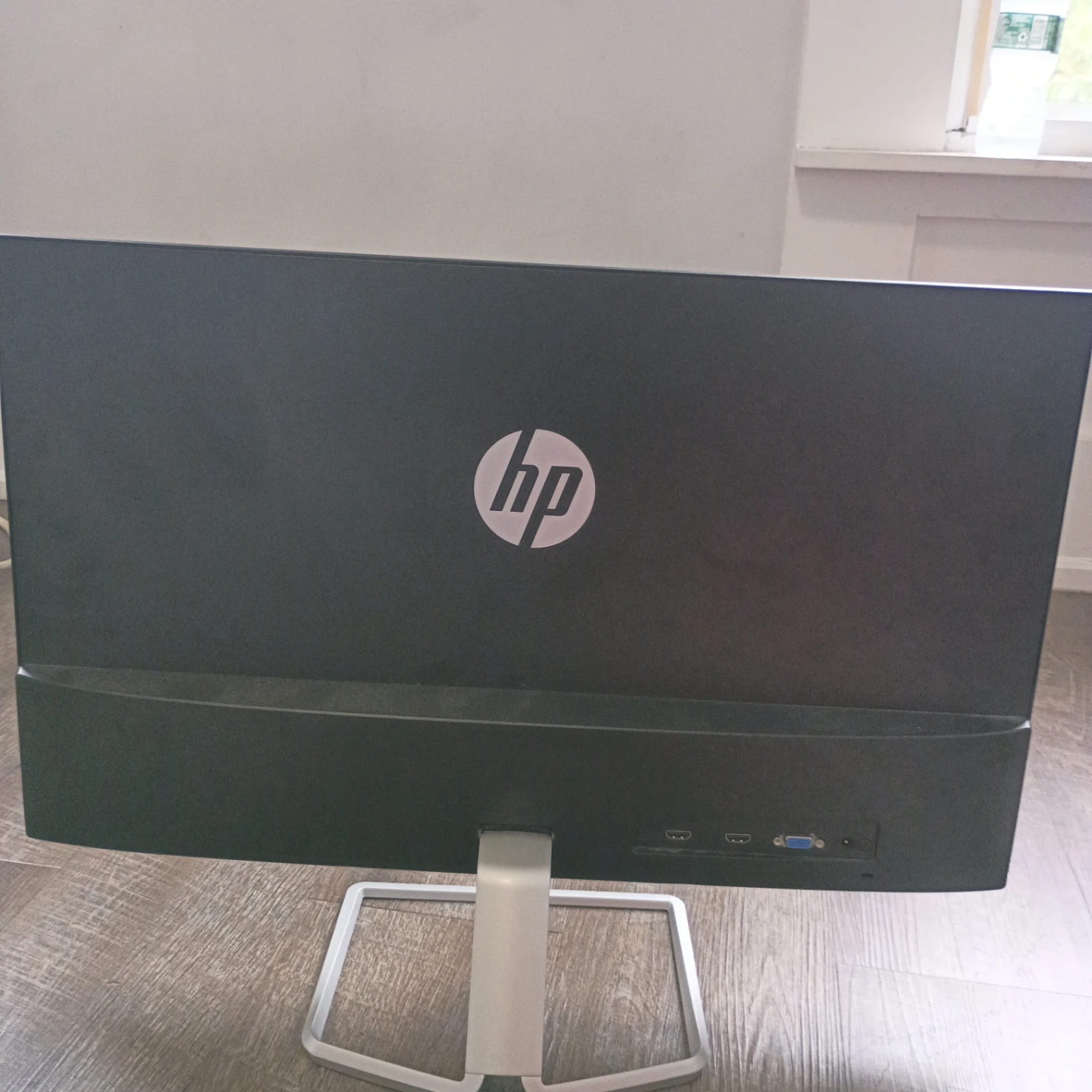 24Inch HP Monitor - photo 2