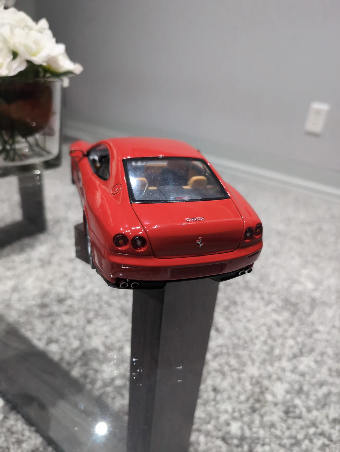 Red Ferrari Diecast Model Car hot wheels 1.18 - photo 3