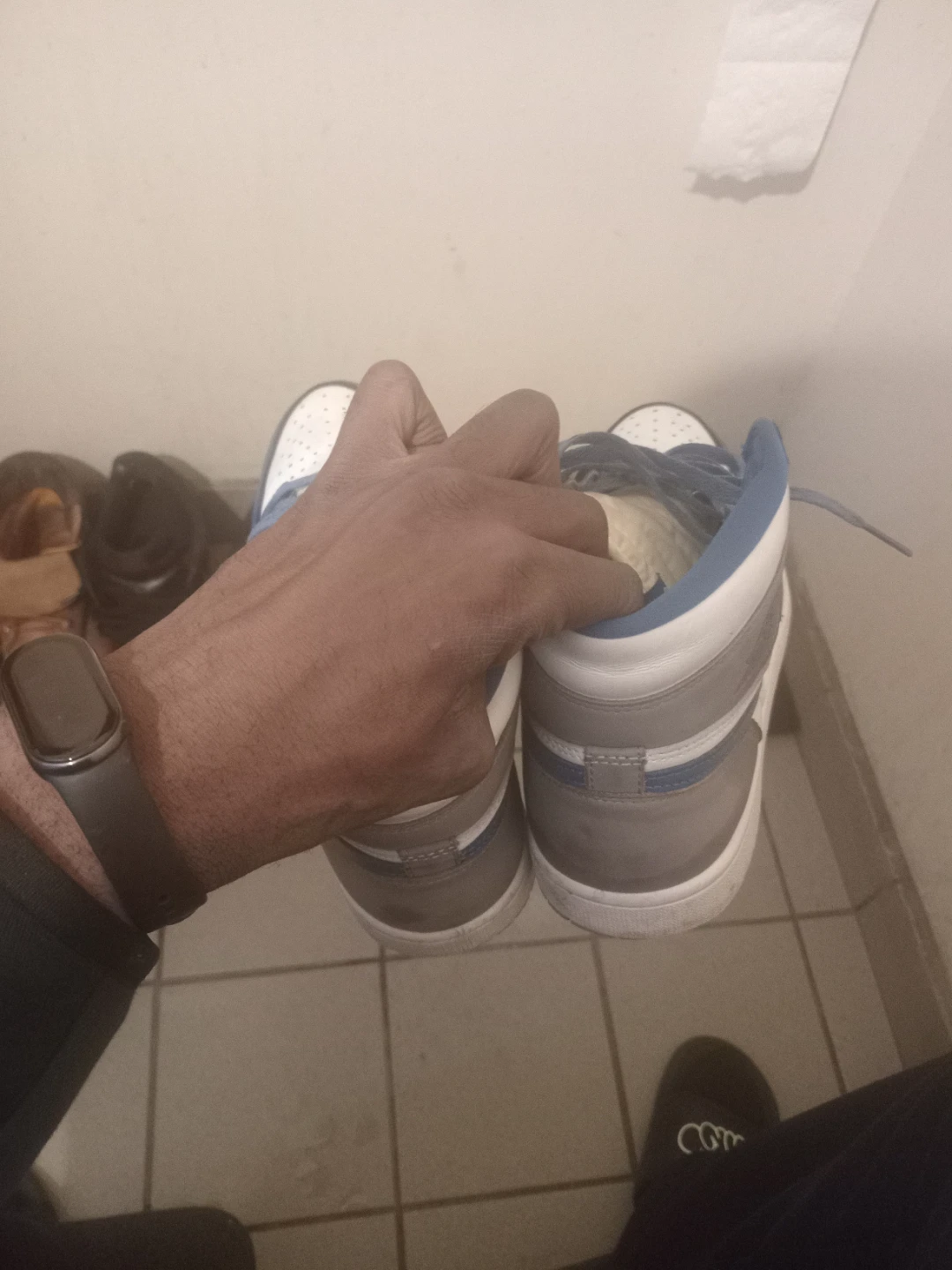 Size 8.5 jordans - photo 2