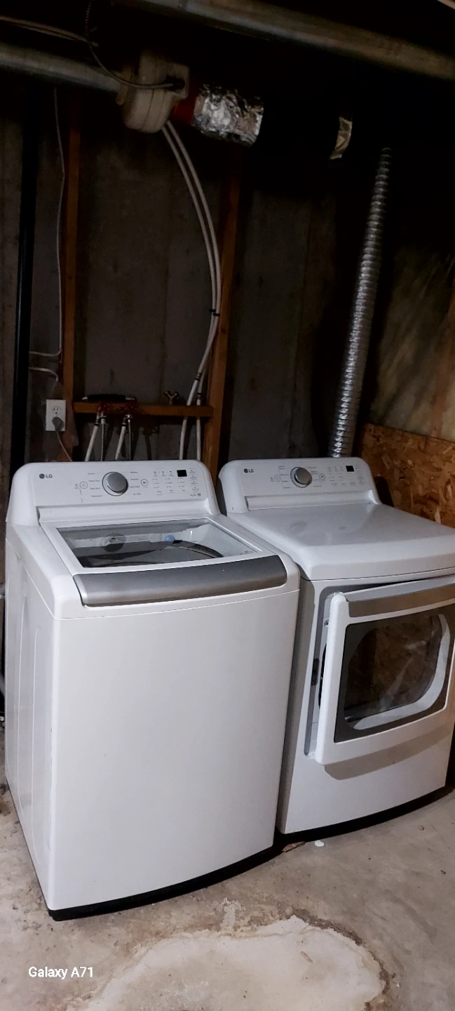 LG Washing Machine and Dryer Set - photo 2