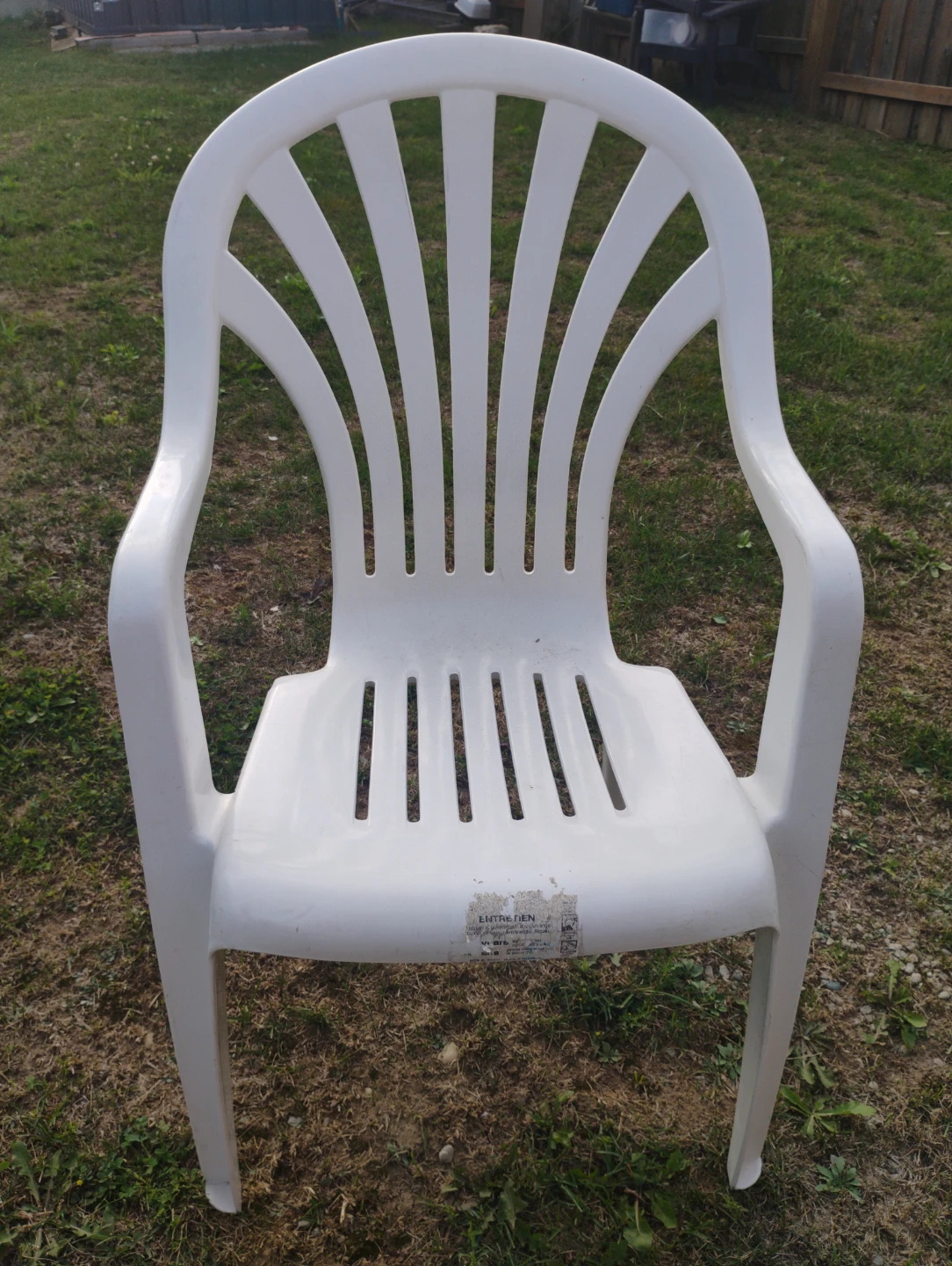 2 White Plastic Lawn Chairs - photo 2