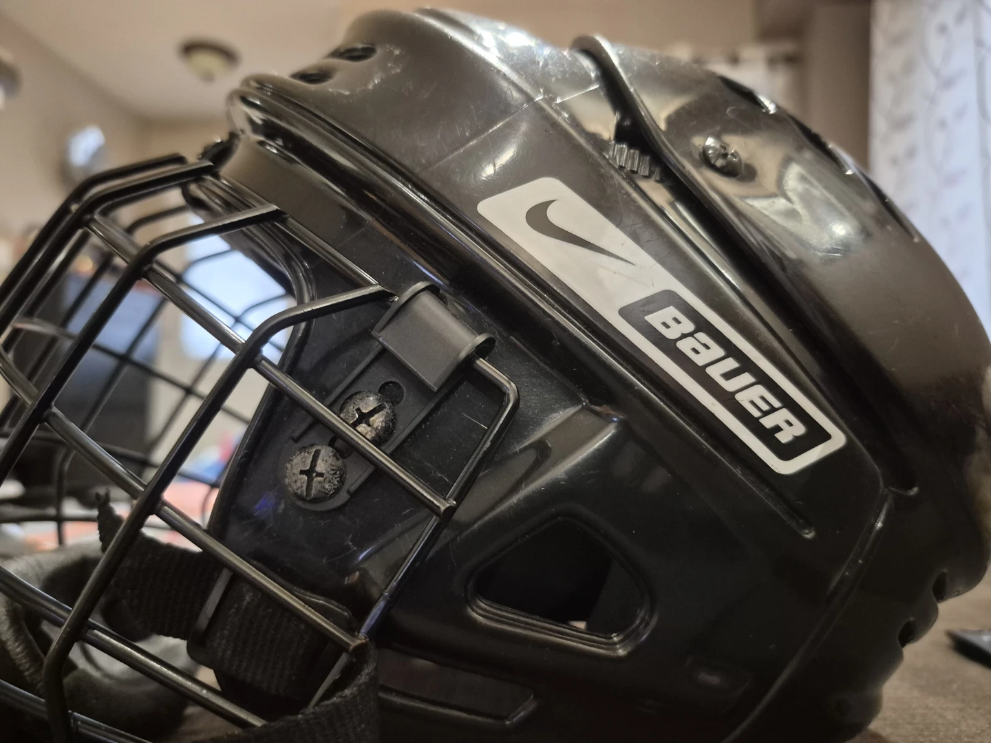Selling expired Hockey helmet for parts - photo 2