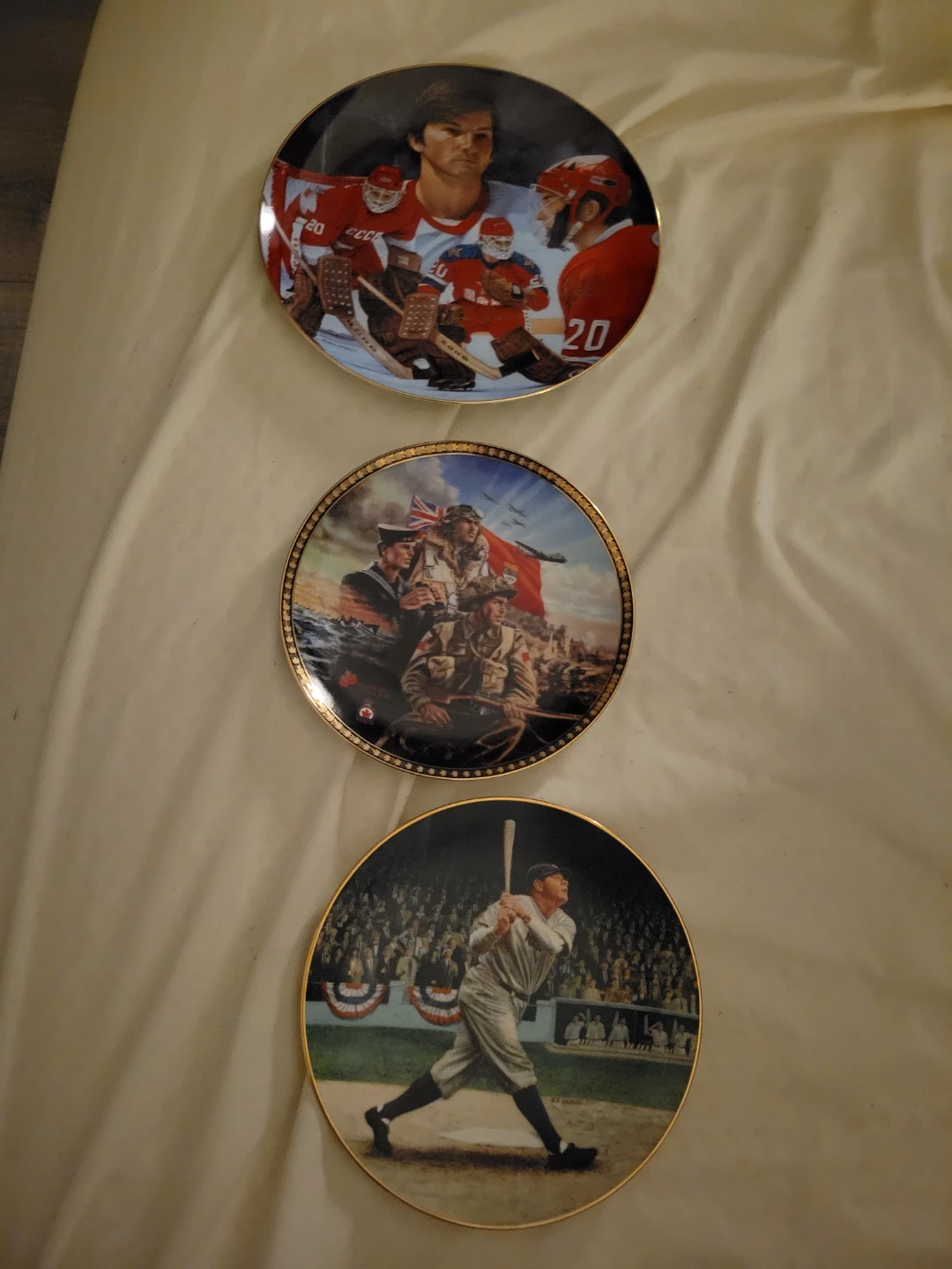 3 collectable plates