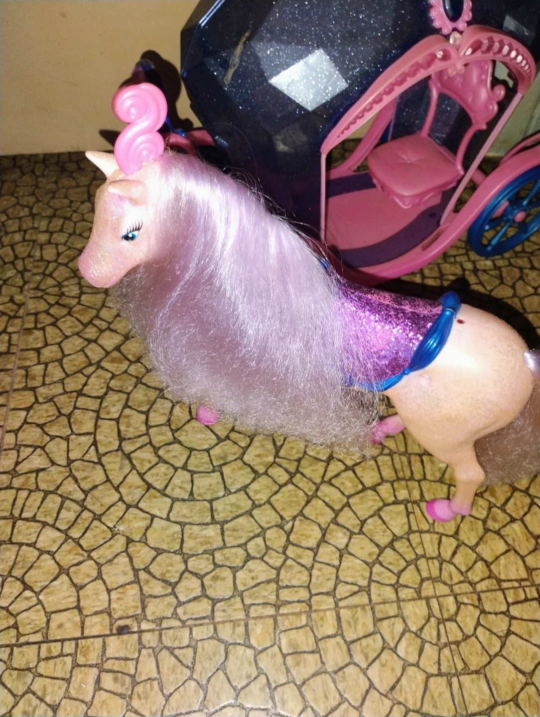 Barbie Diamond Castle horse and carriage - photo 3