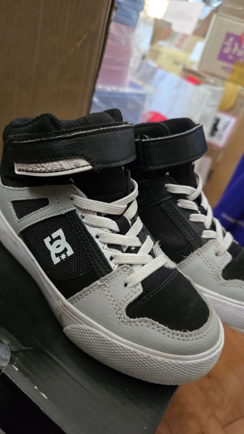 DC Shoes High-Top Sneakers