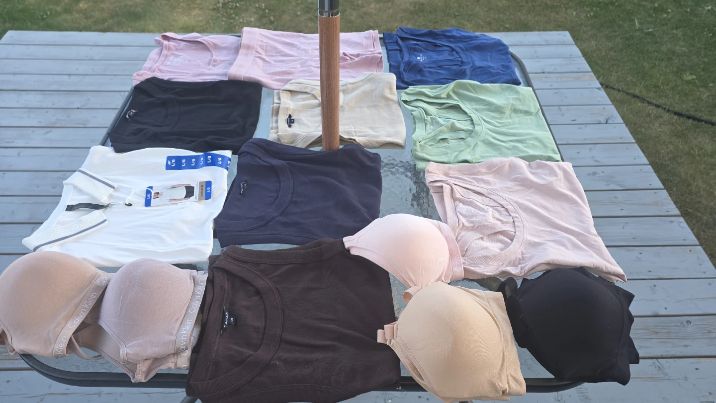 Bundle of Women's Clothing - photo 4