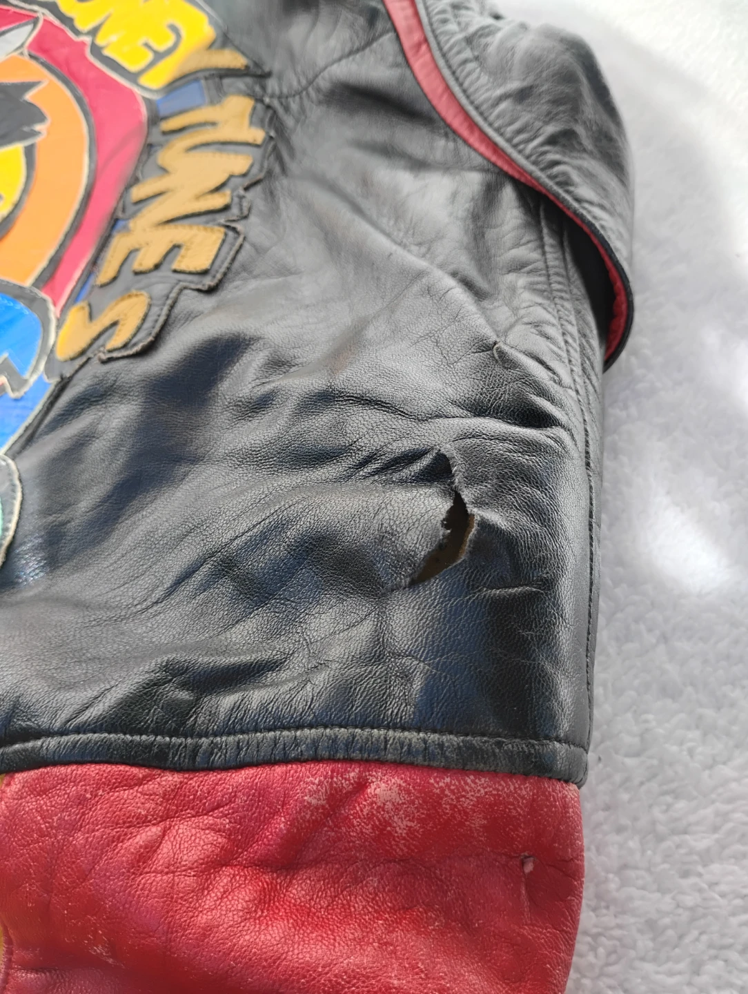 XL Vintage Looney Tunes Leather Jacket - photo 4