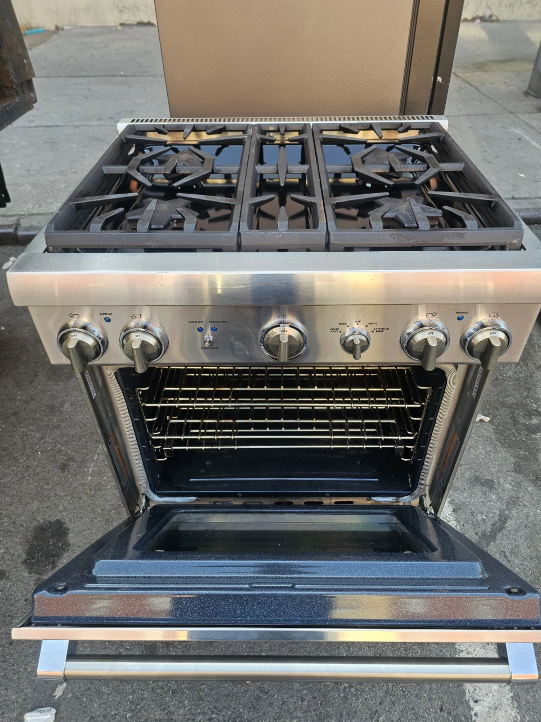 Thermador 30in Stainless steel gas stove - photo 2