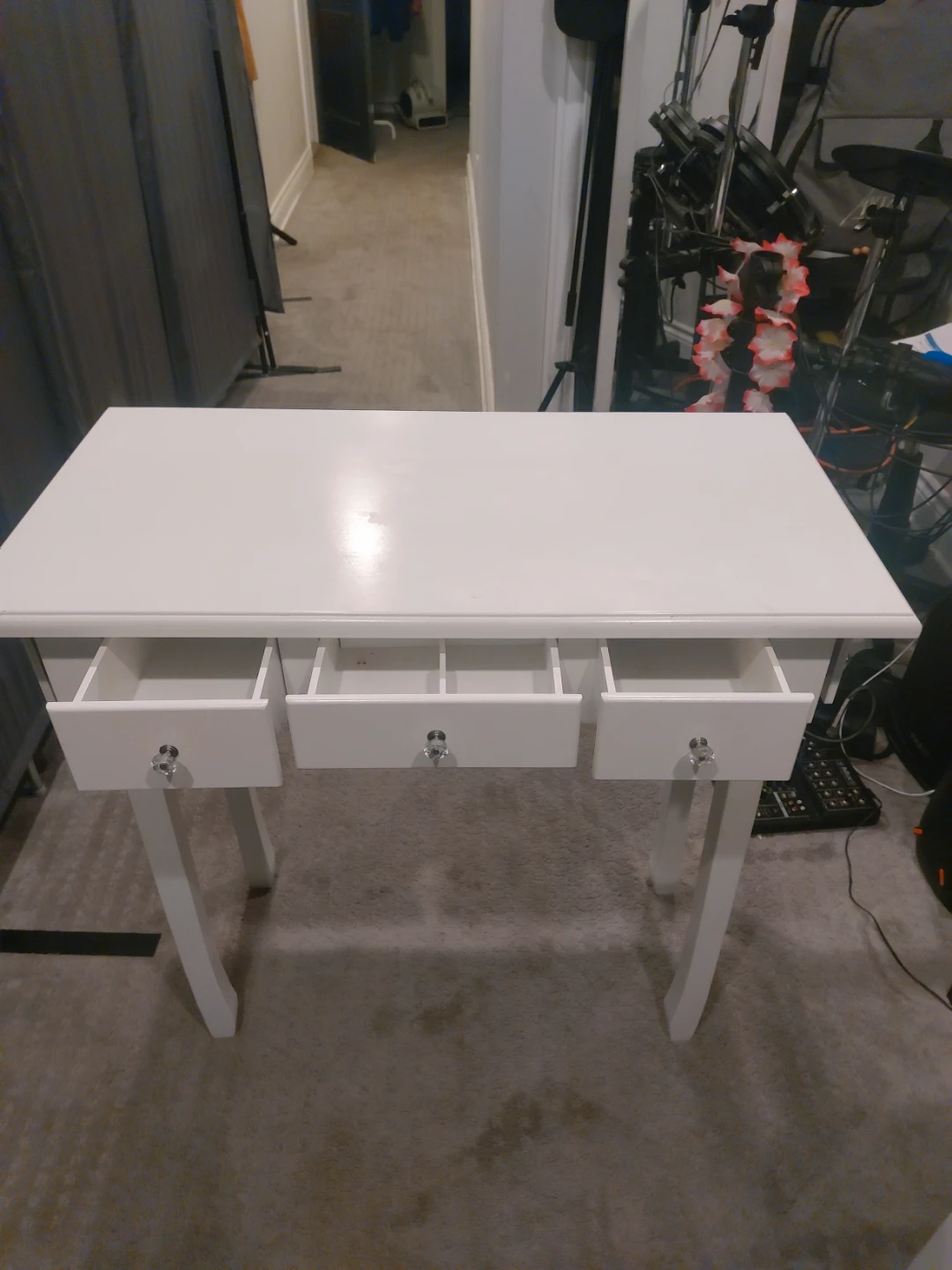 White Vanity Table with 3 Drawers - photo 2